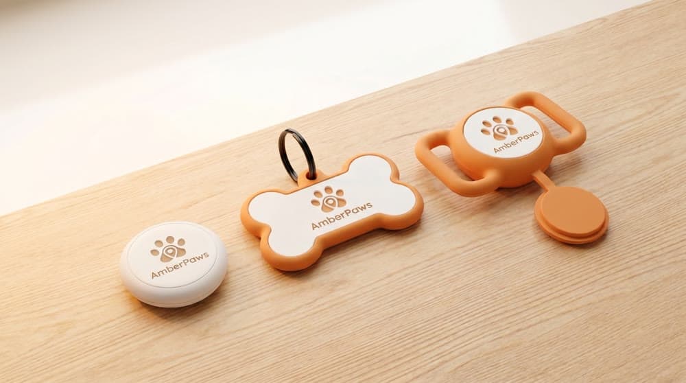 AmberPaws product range: tracker, SmartQR pendant and Guard
